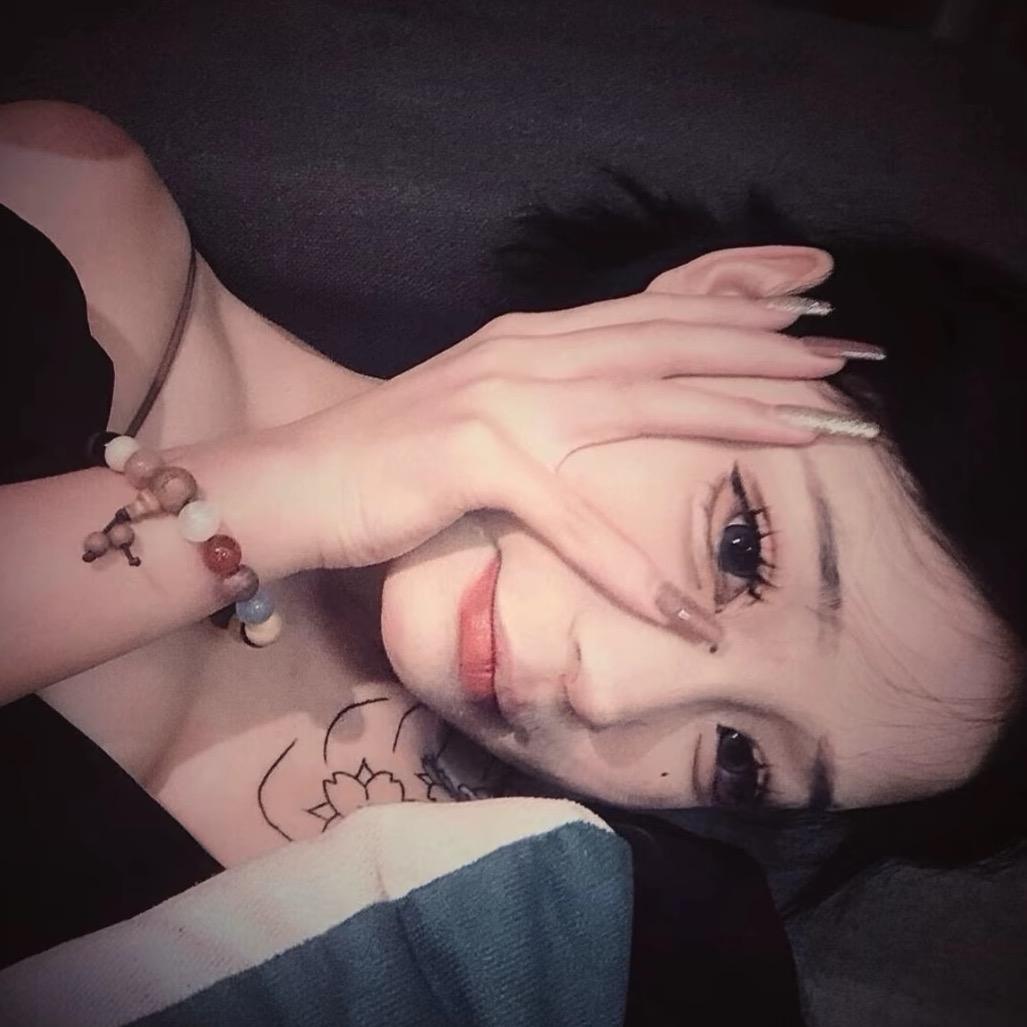 @ℳ̶̶̶̶与我💔无关꧔ꦿ℘