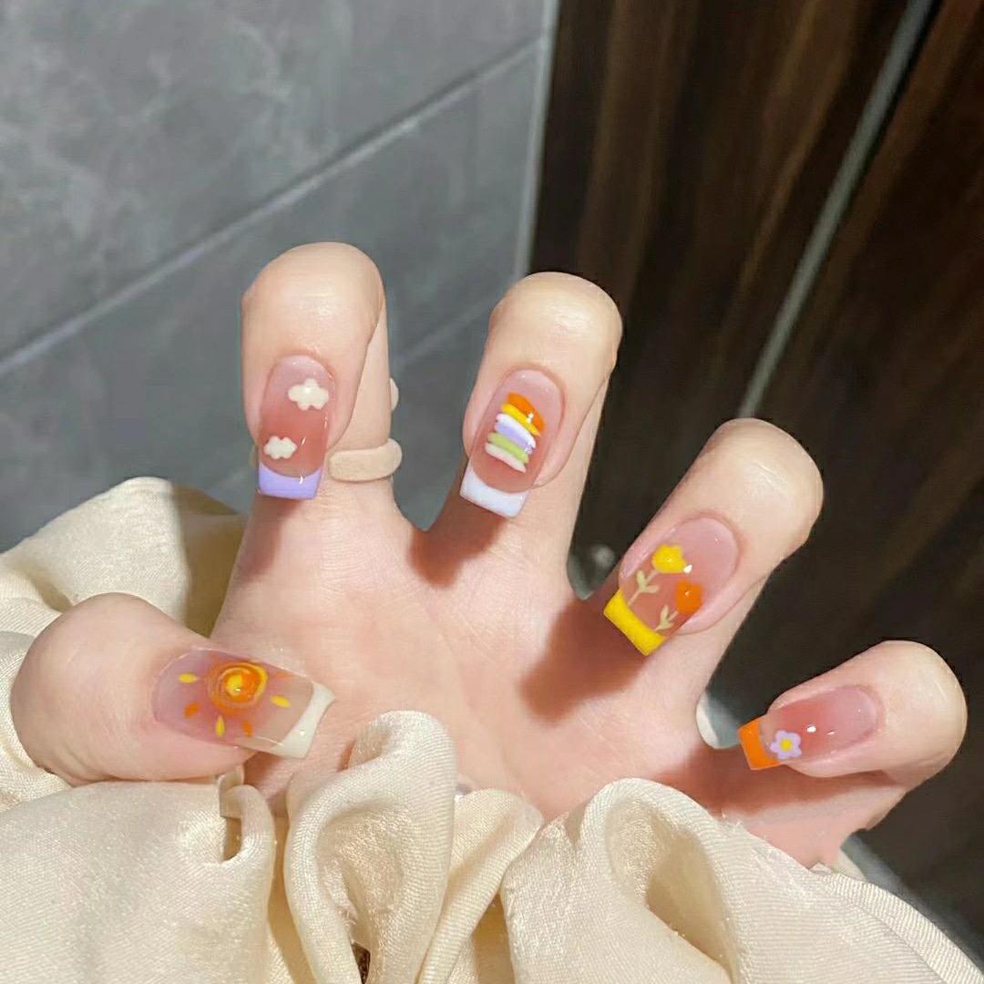 爱画美甲的小鱼