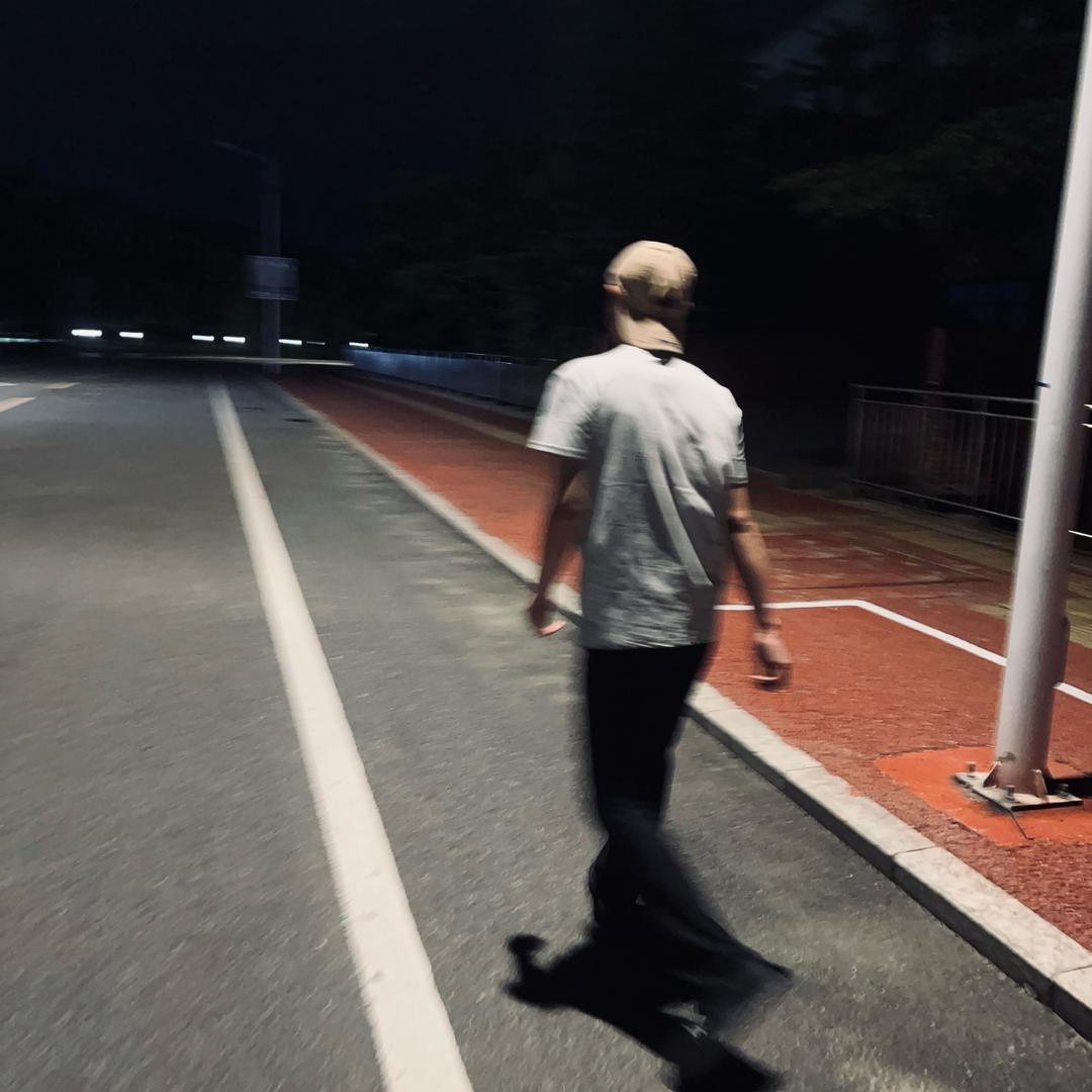 小郑🥛