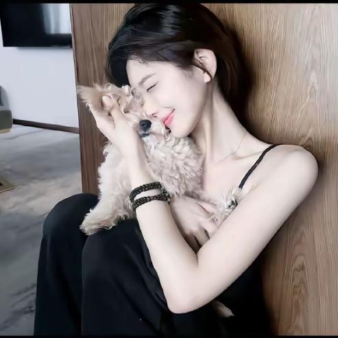 喵喵￴￴￴￴ ￴￴