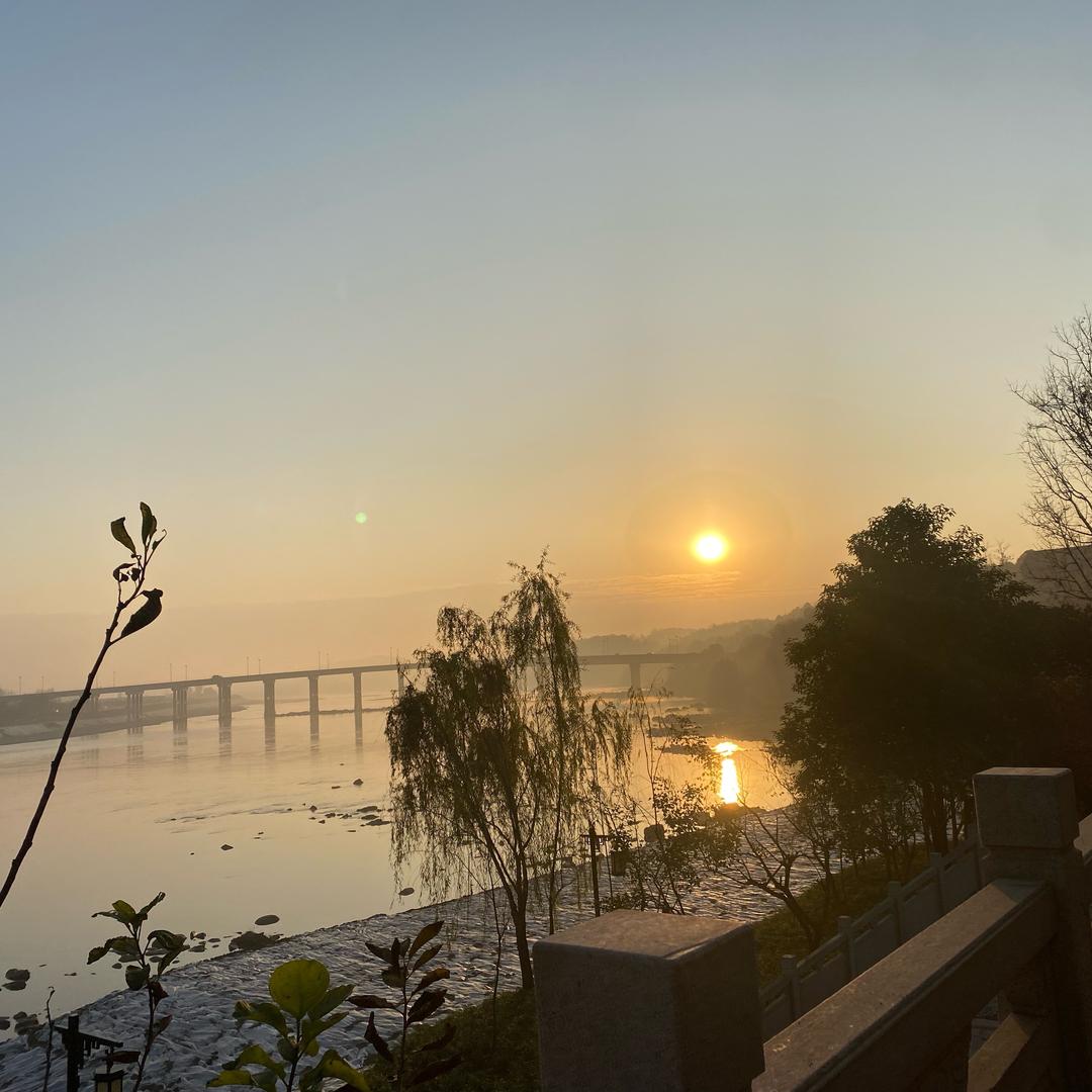 参加铁人三项了