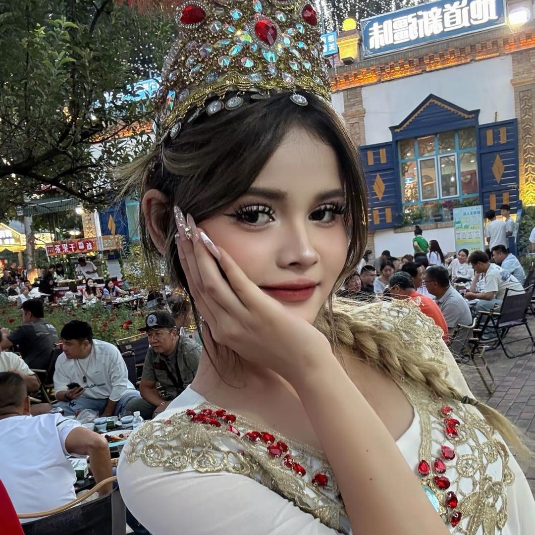 狼戈庭院的舞蹈演员米娅