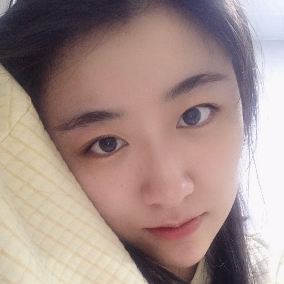笑笑眉眼如画