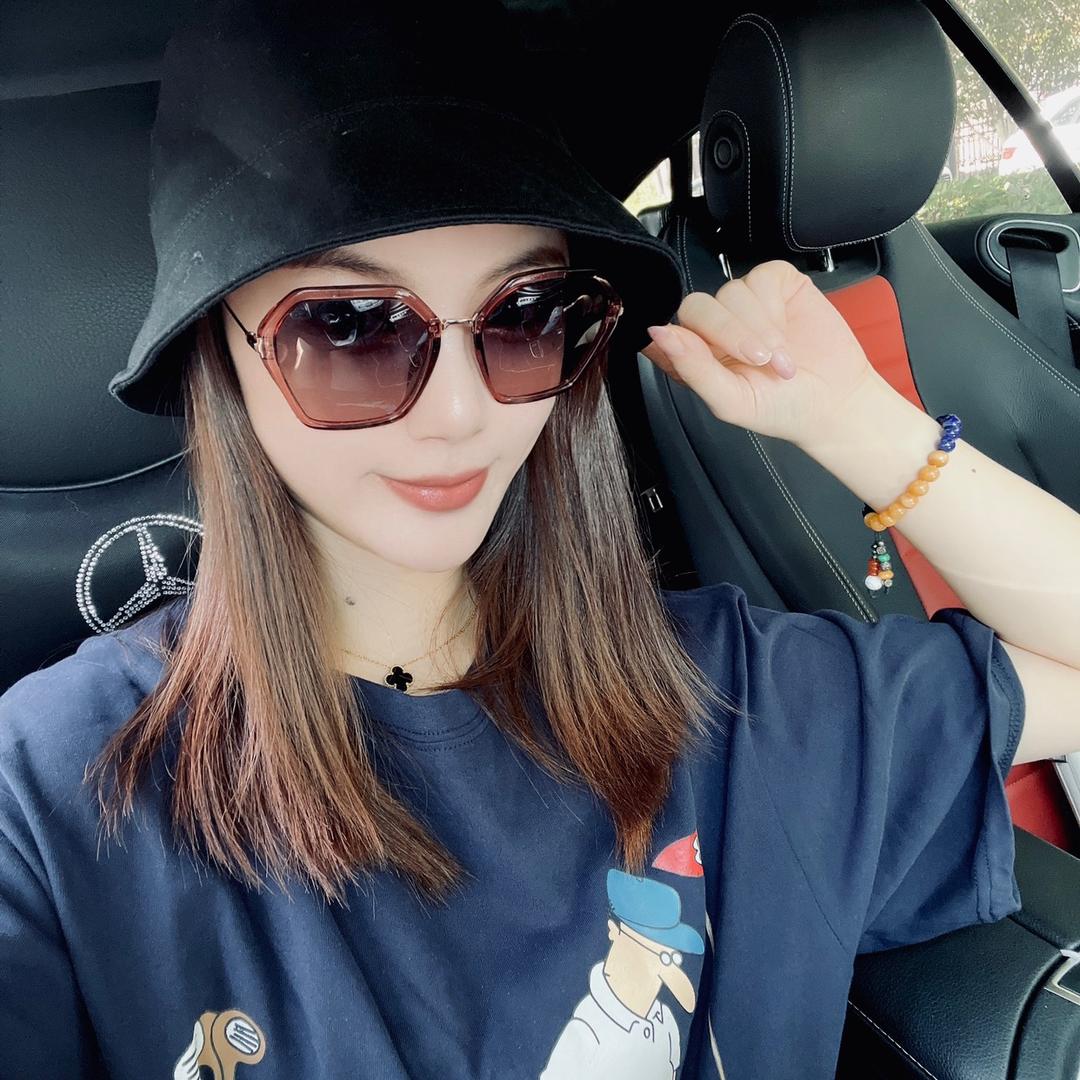 婷婷轻奢女装