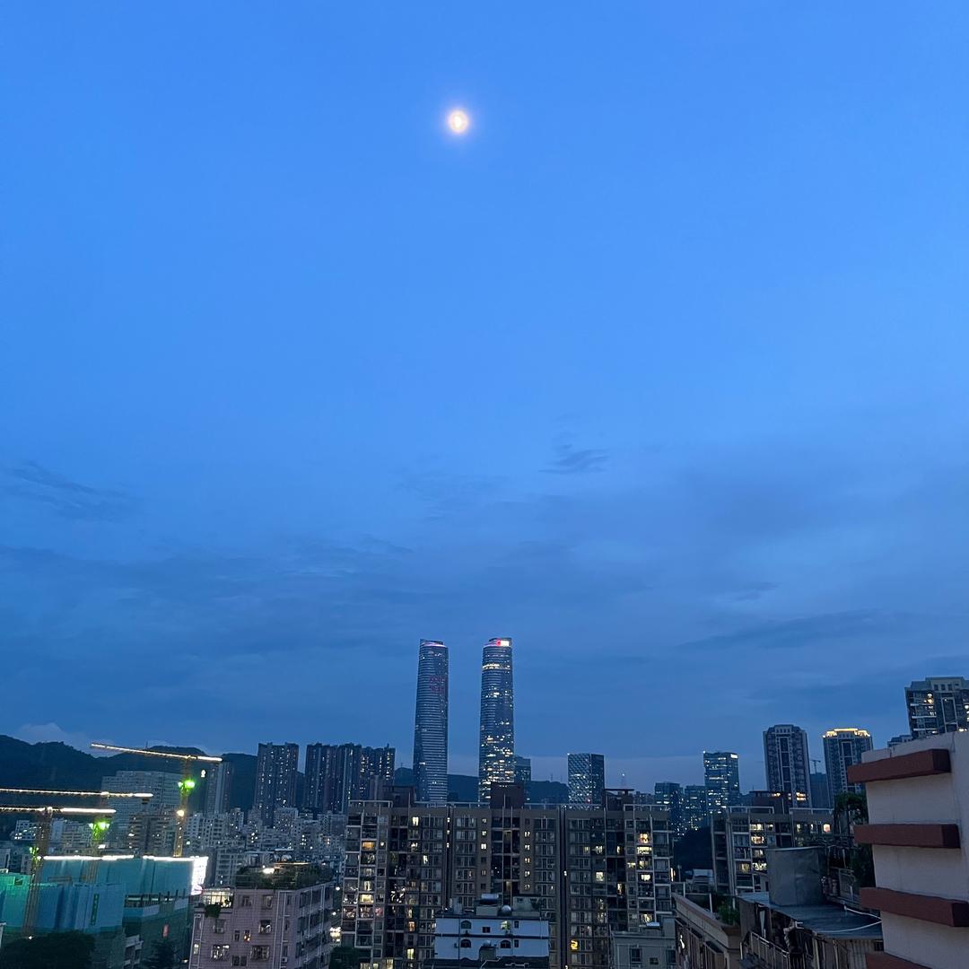 喜欢奥特曼怎么了