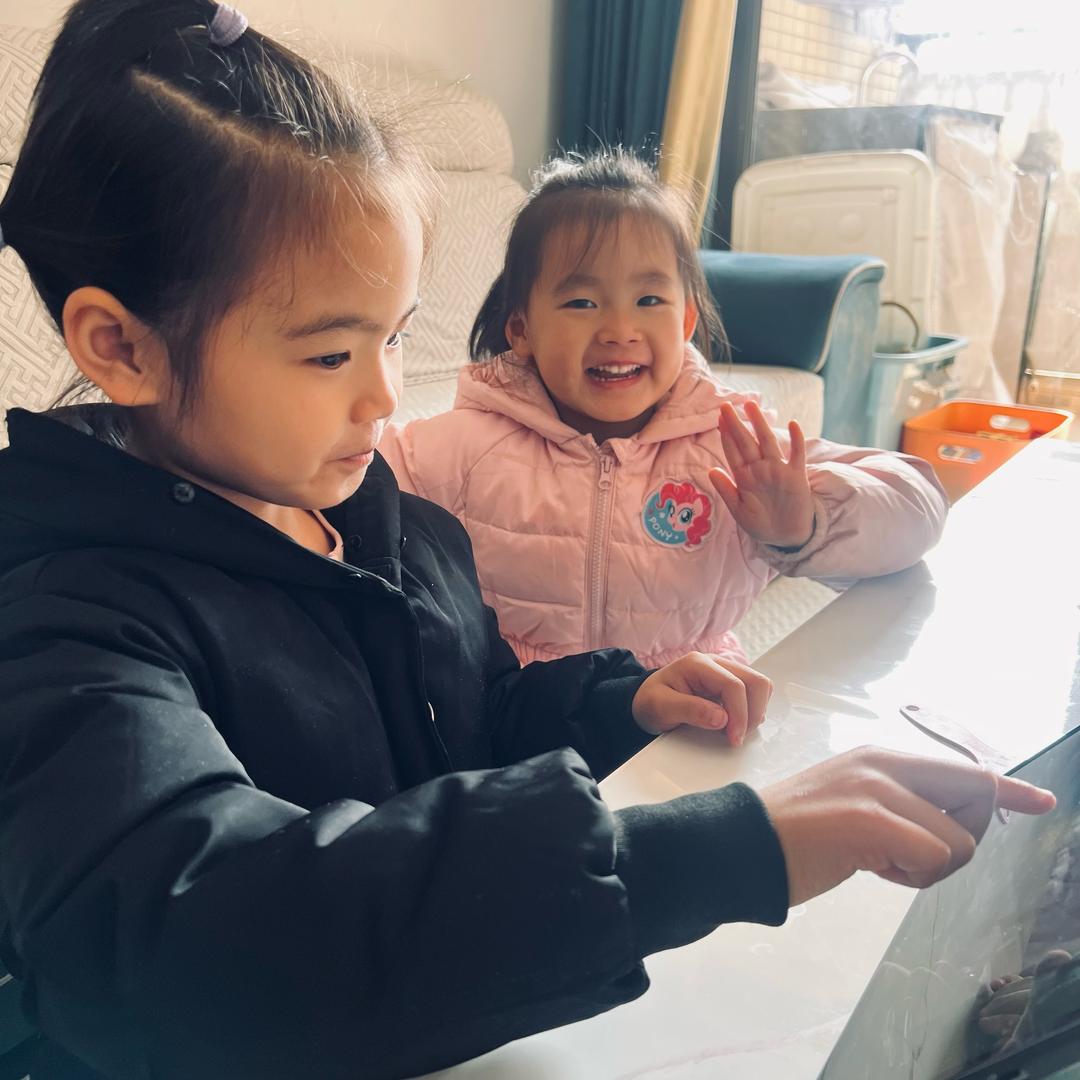 三宝妈妈的书桌