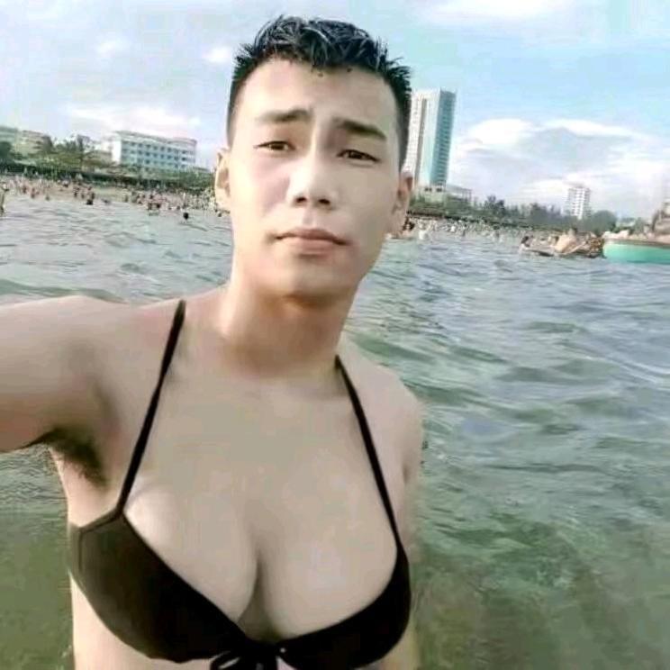 穿蕾丝的法海