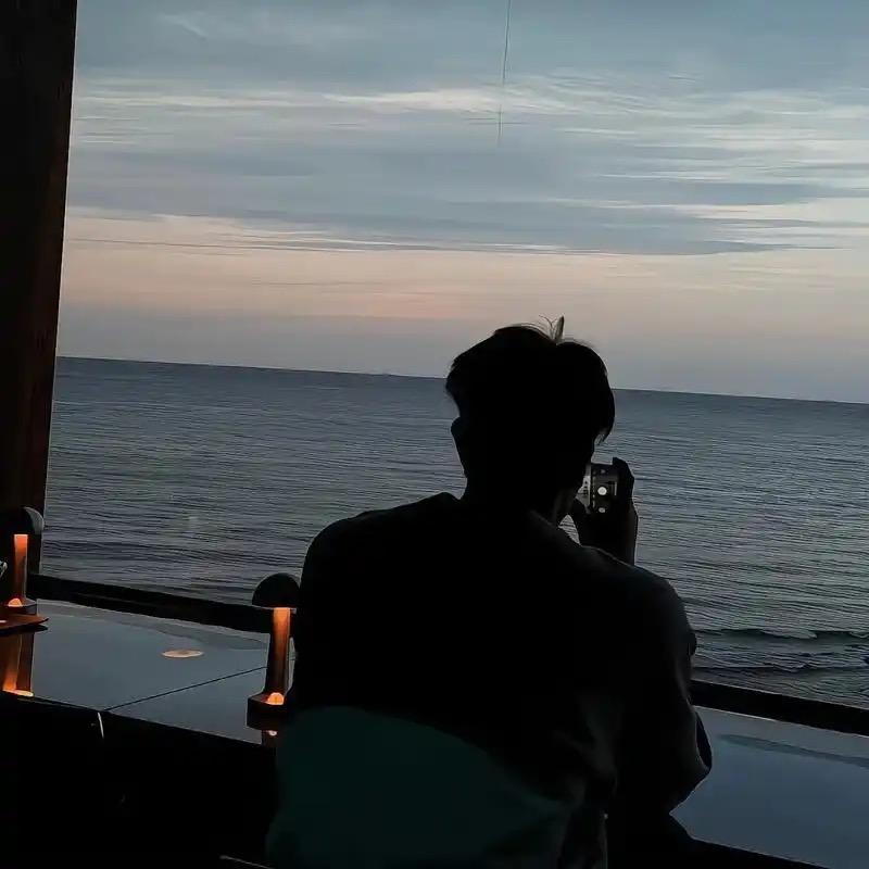 栀夏.