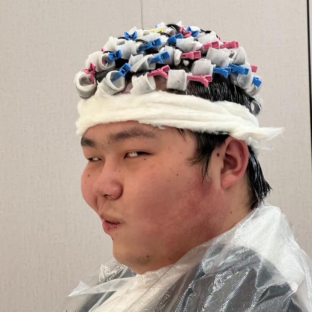 小傲想睡觉