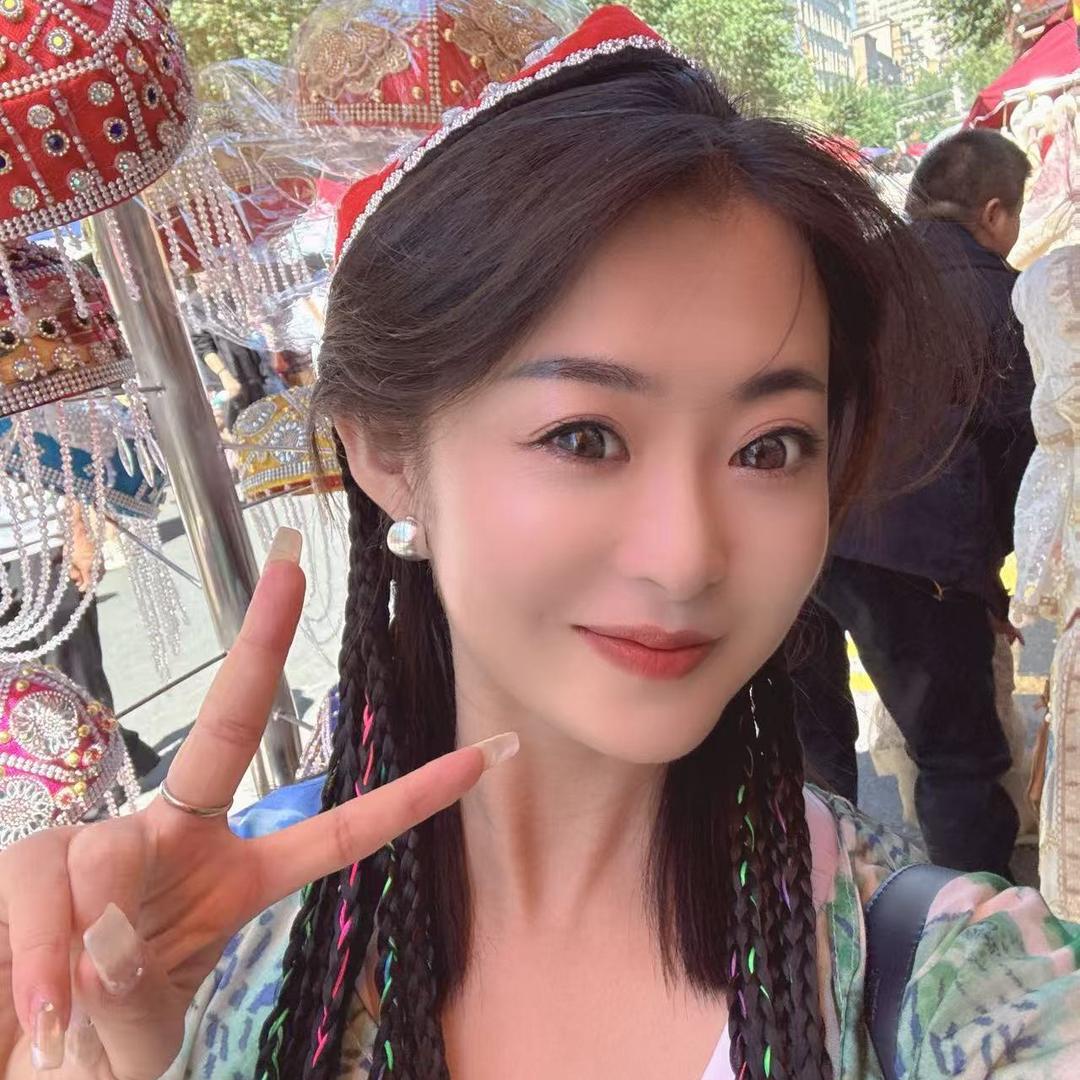 娜娜吖  首播 每晚（22:00）