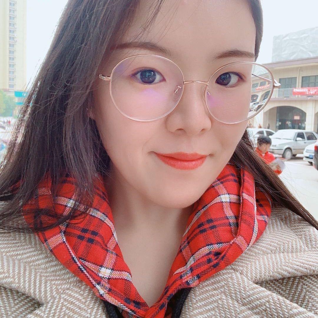 爱画画的小蕊