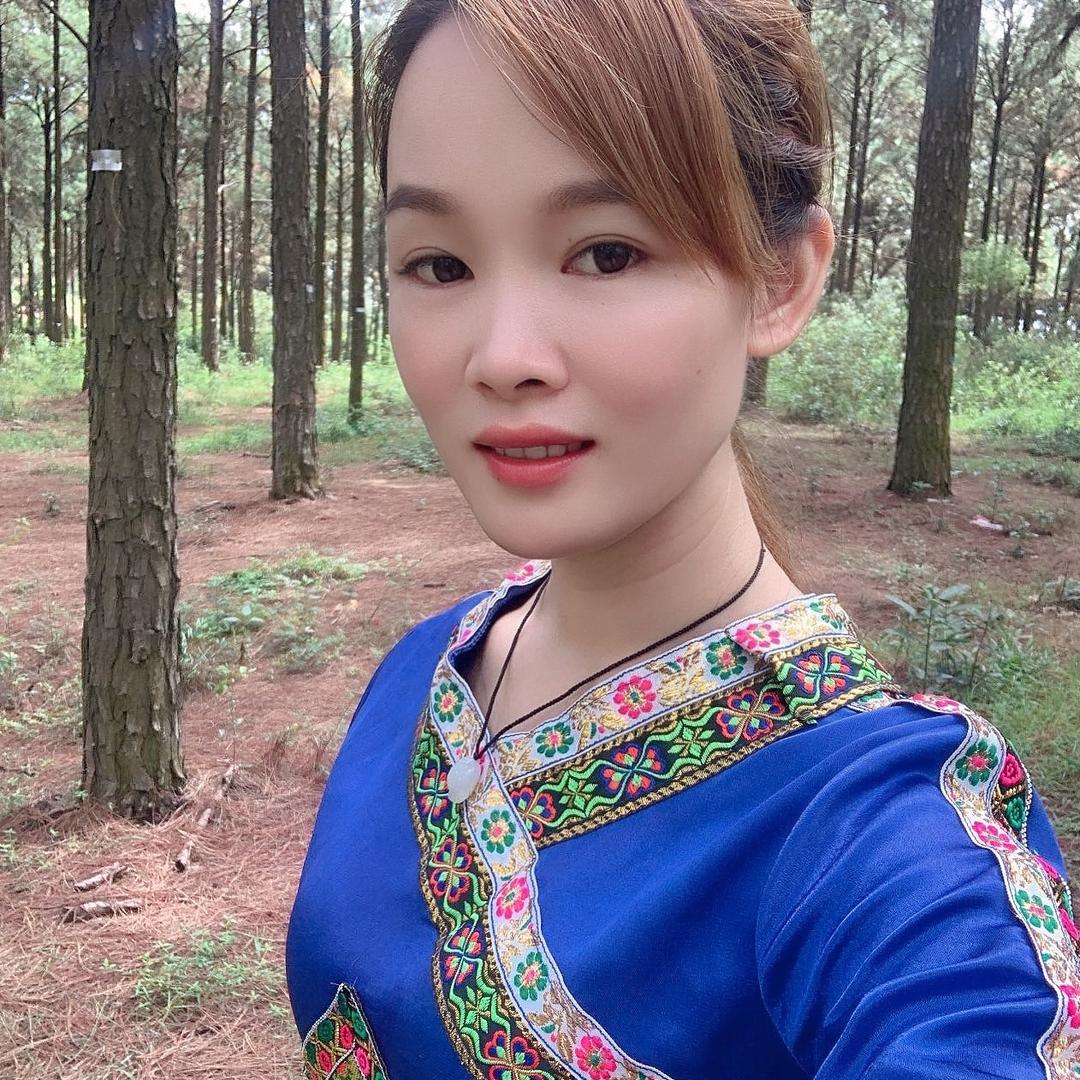 壮族姑娘❀莹¹º¹⁵