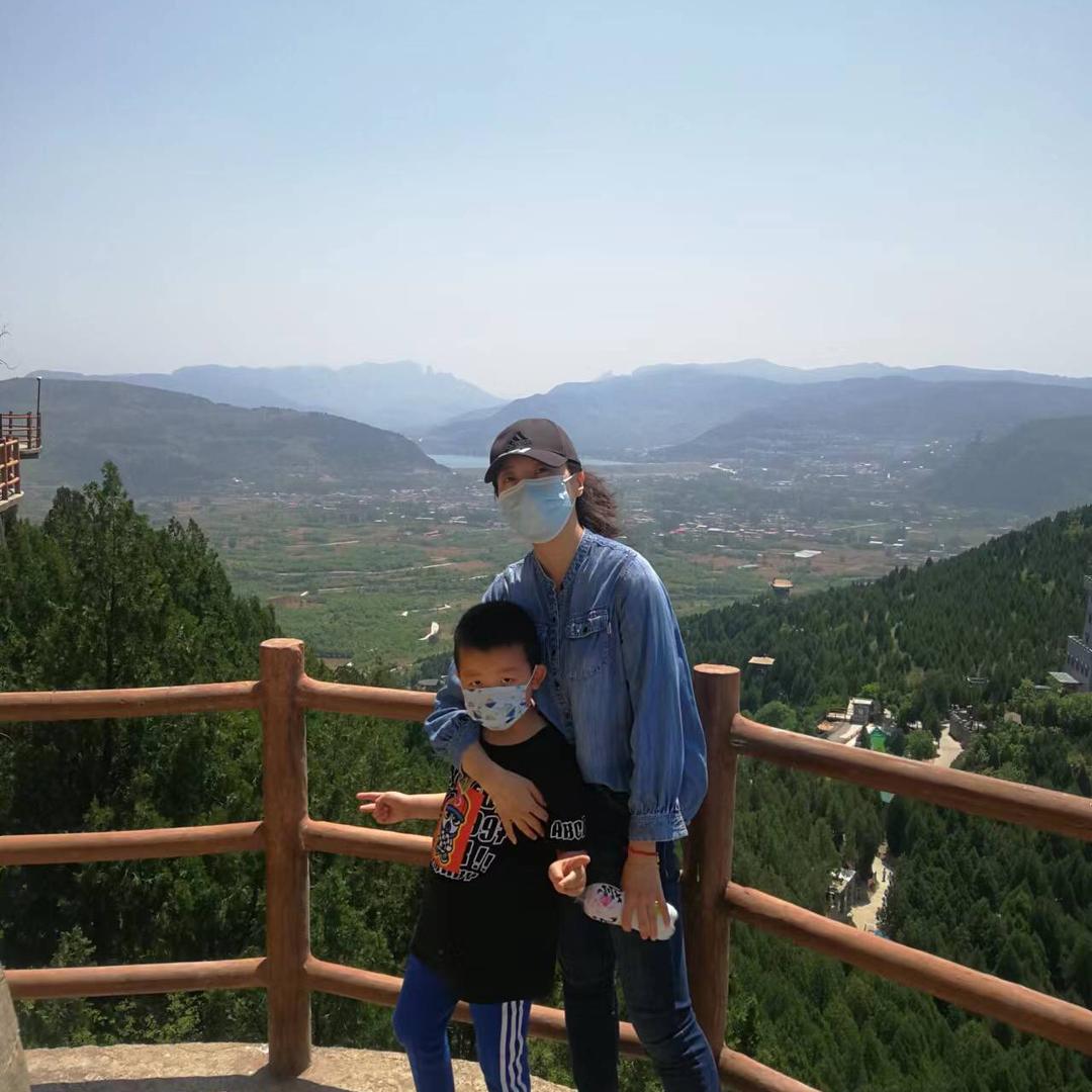 周老师与果皮皮