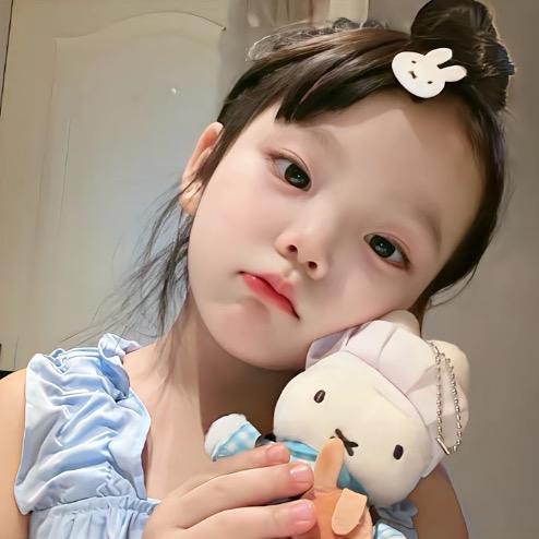 小酒窝⁷⁷⁷