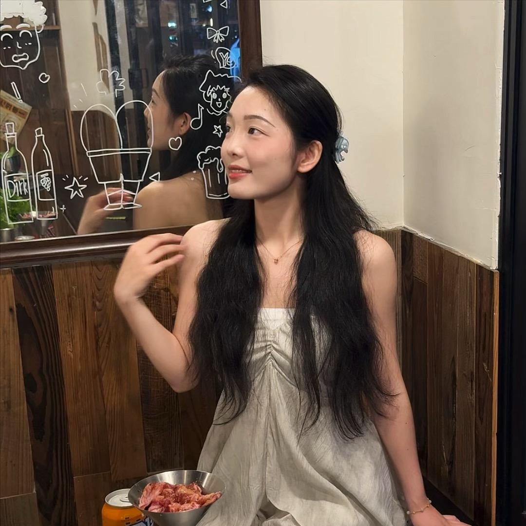 章若楠🦋。