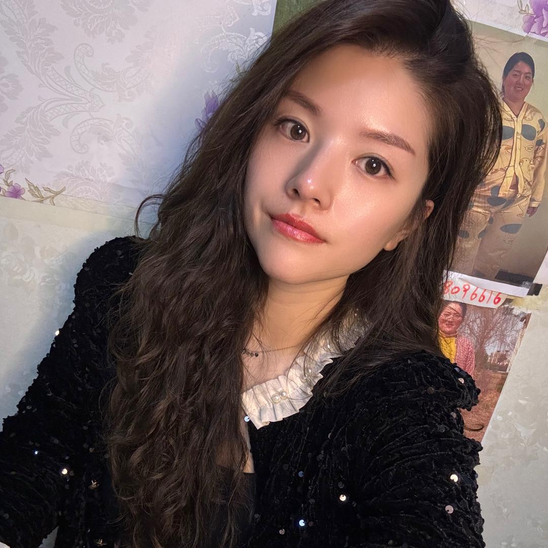 倩858096616