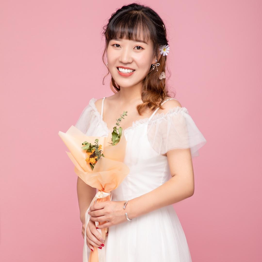 碧海蓝天白婚纱。