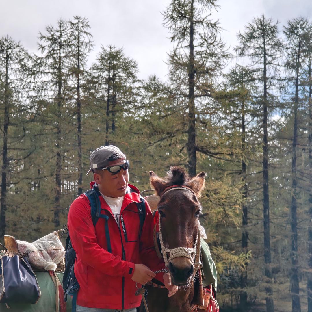 次仁是领队(阿布吉措，虎跳峡，雨崩）