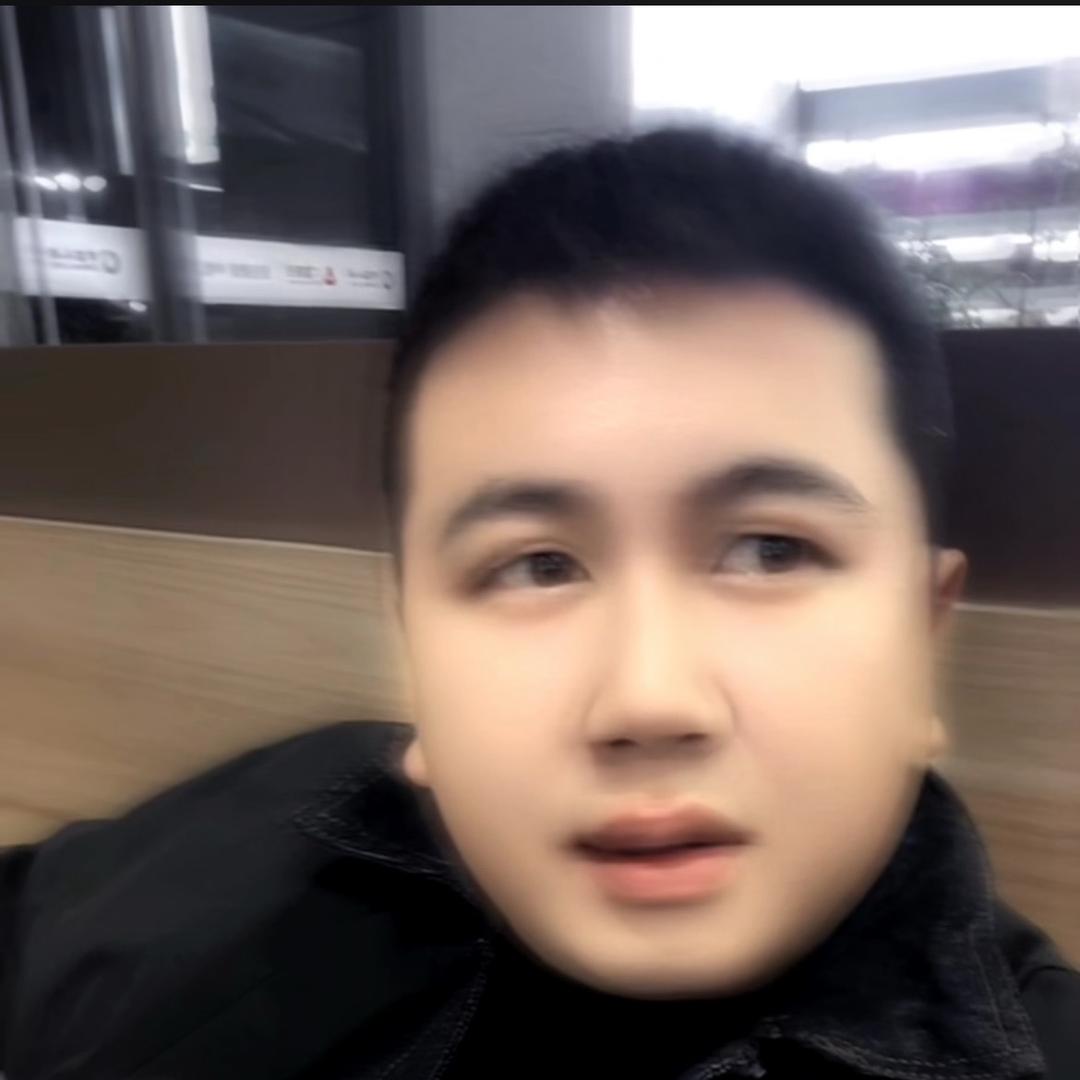 い四五个老娘们近不了身