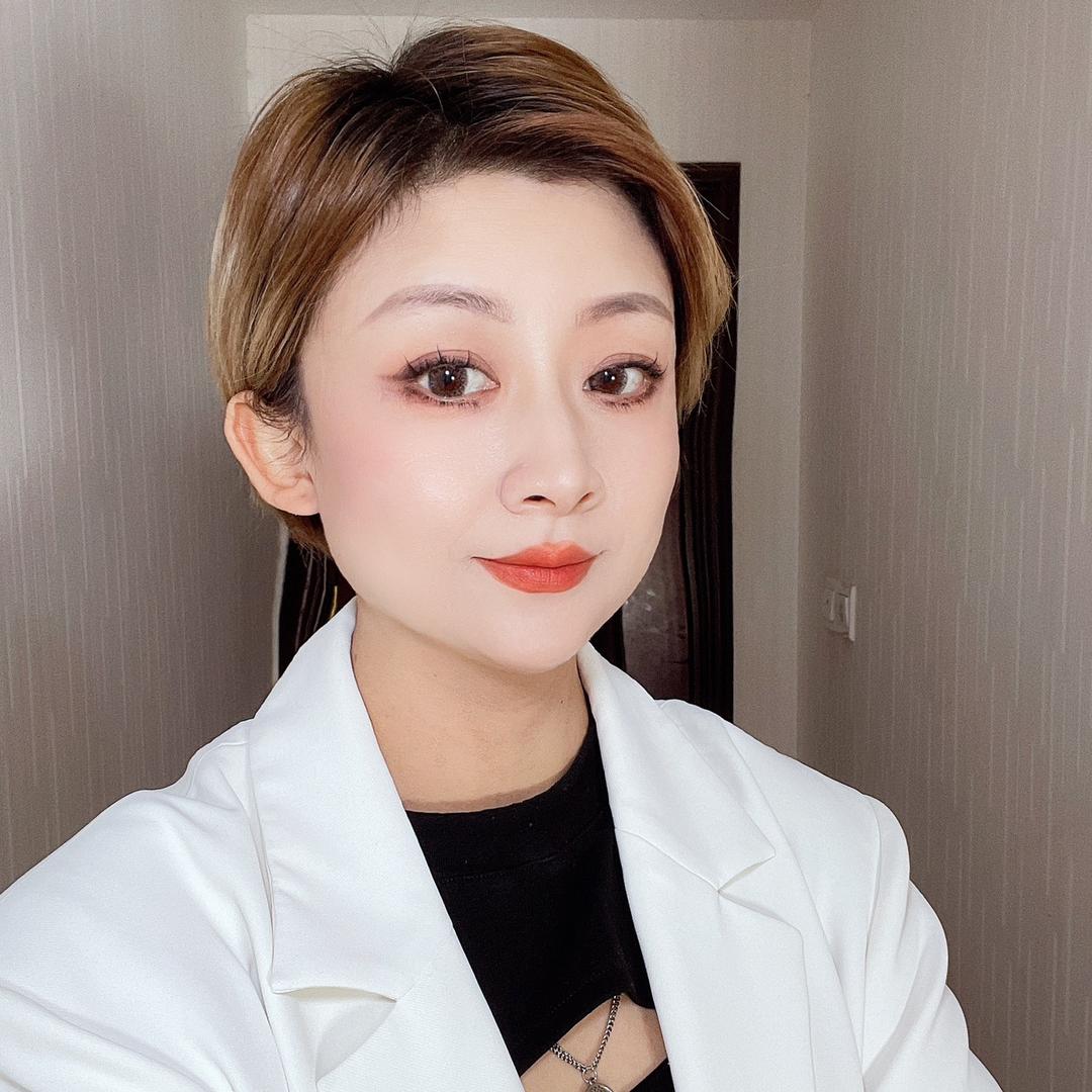 荣姐姐的妆