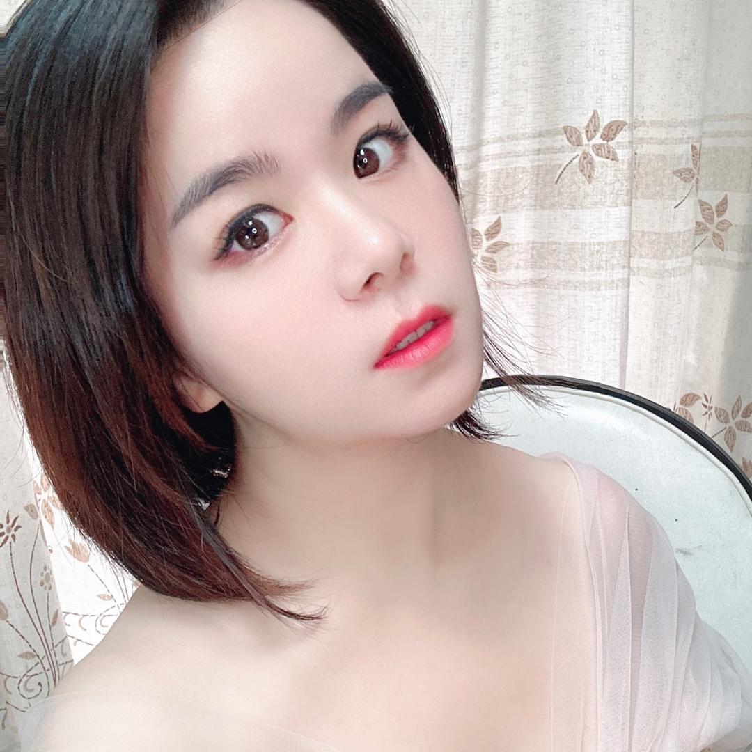 大薇薇.