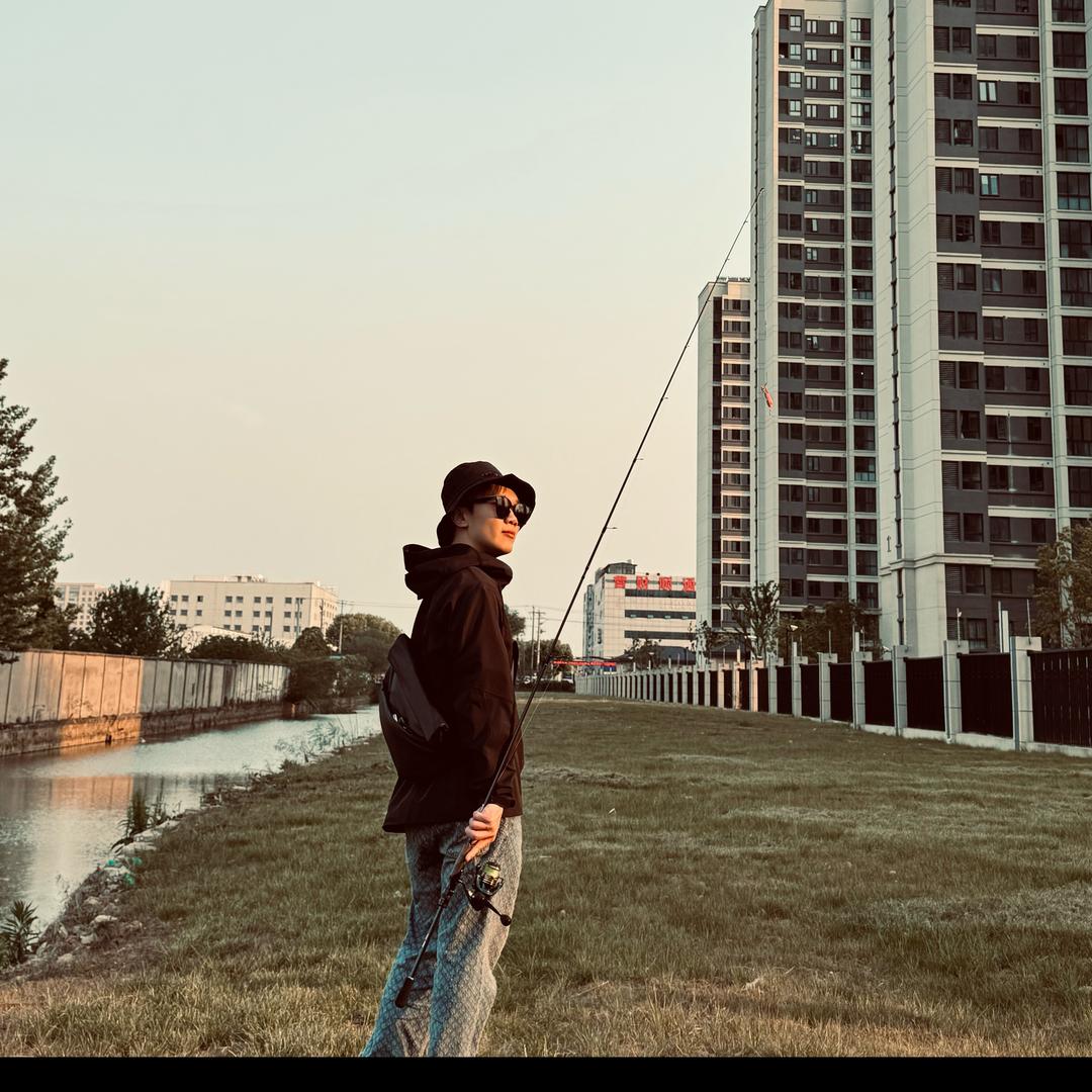 不爱打球🏸