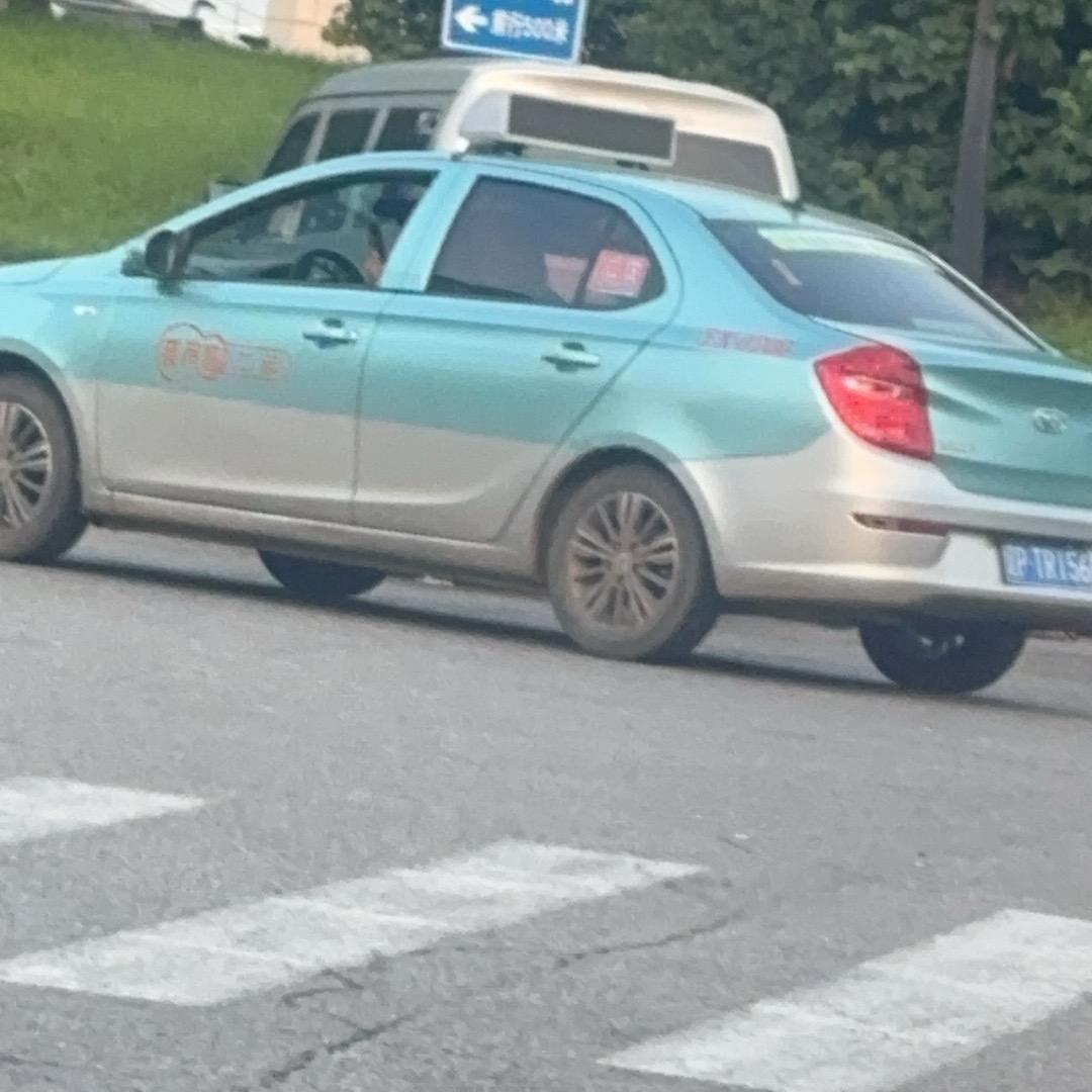 小张当滴哥的每一天