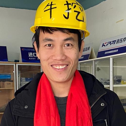 张钊：长沙挖机维修