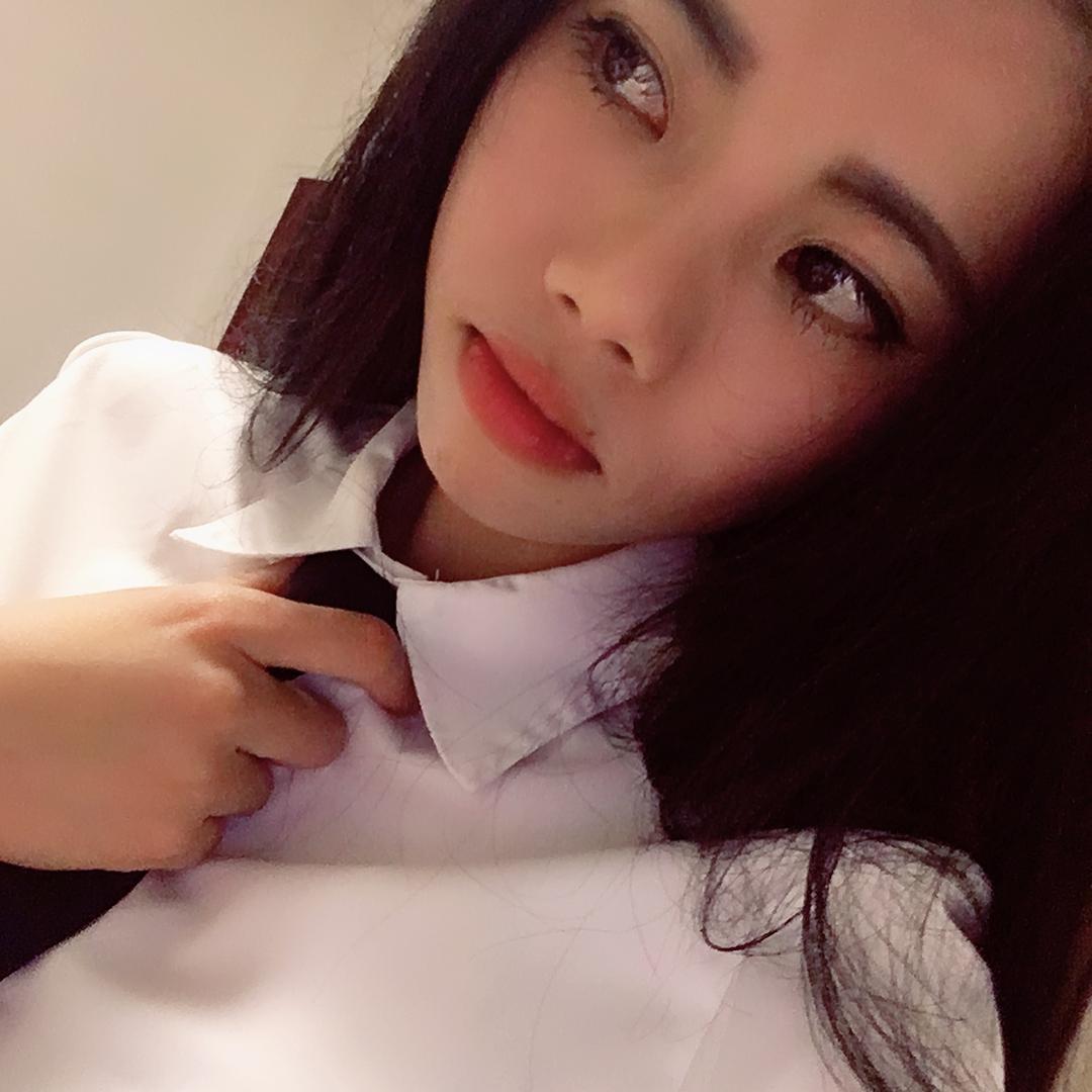 🍀  阳光不燥微风正好。