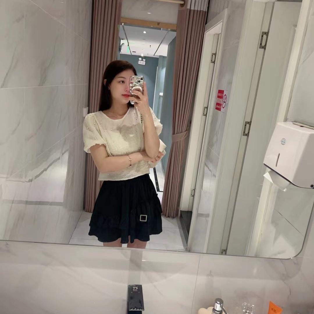 婷婷穿搭爱分享