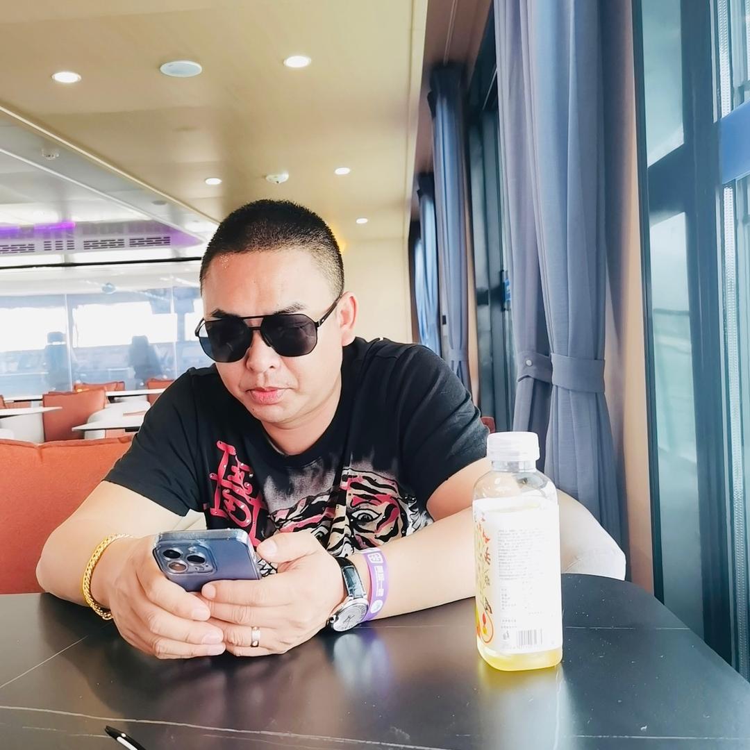 过儿，姑姑呢！