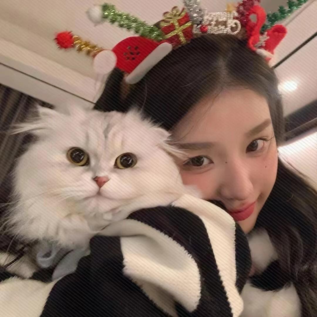 陌*
