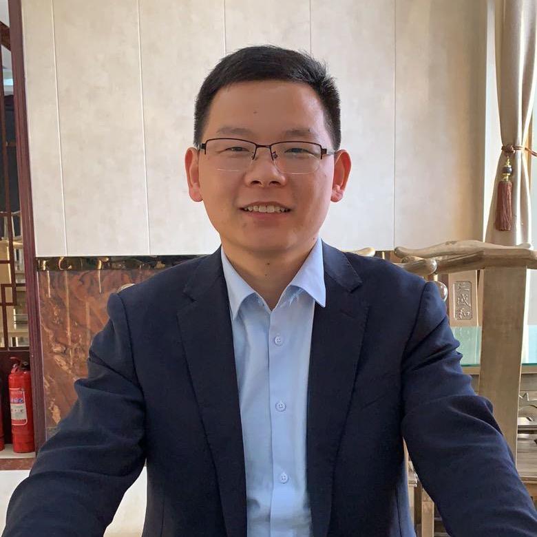 董先生  专注工业机器人15年