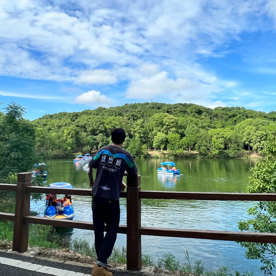 小时候就蛮野。