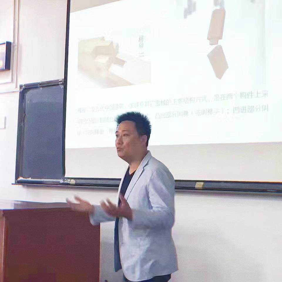 郭东阳大连山河装饰