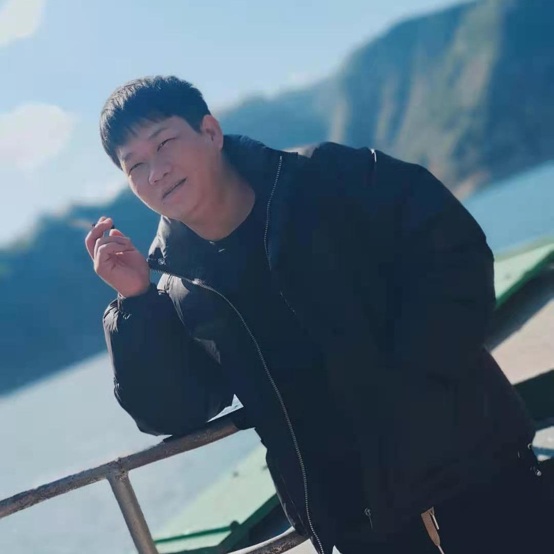 荣伟