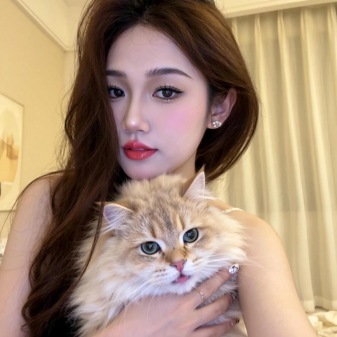 她