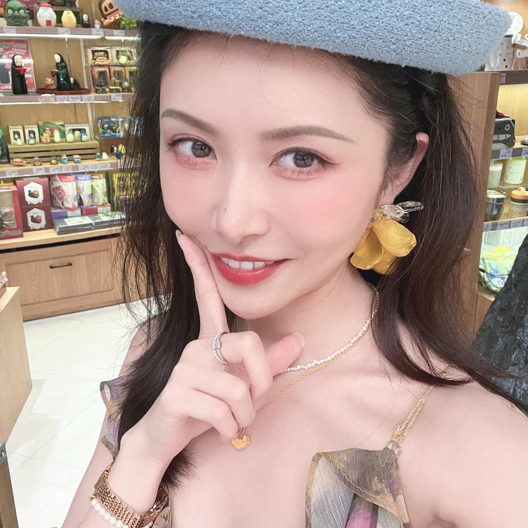 凌小妖🔅⁷²⁶