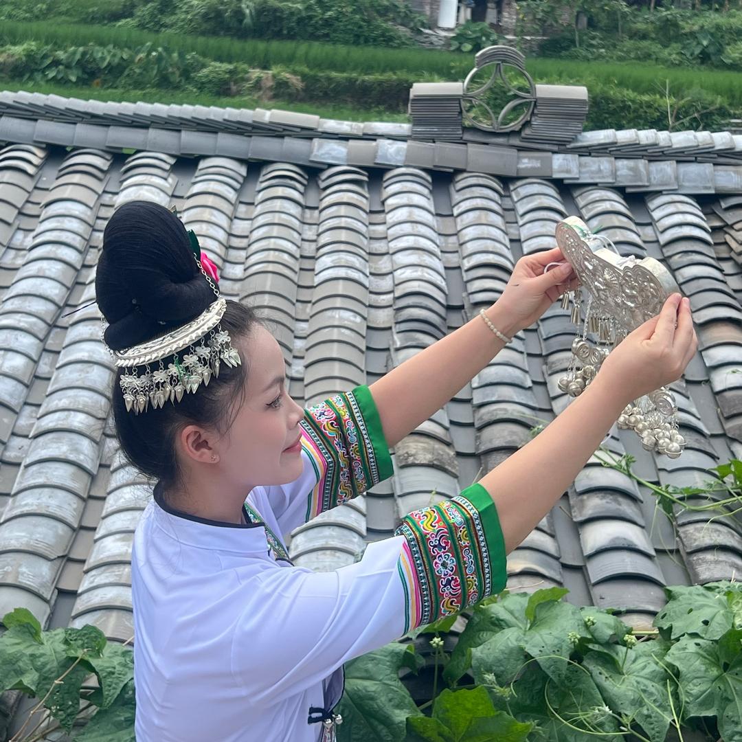澜澜.