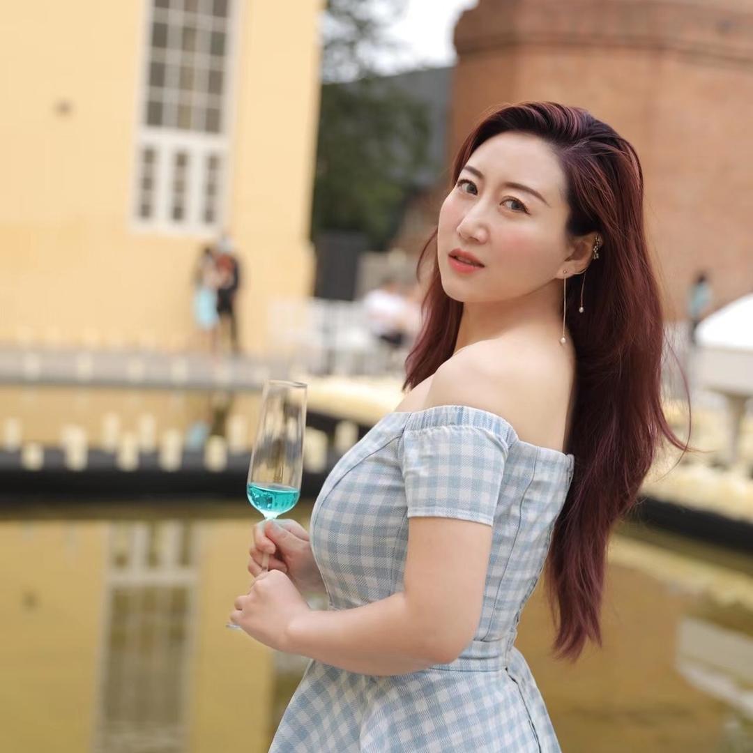 与谁同坐