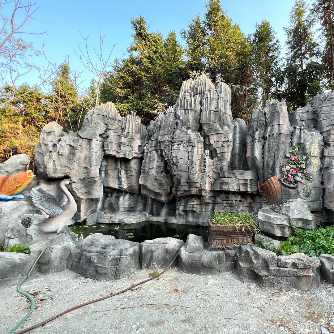 水泥仿木护拦，塑石假山制作