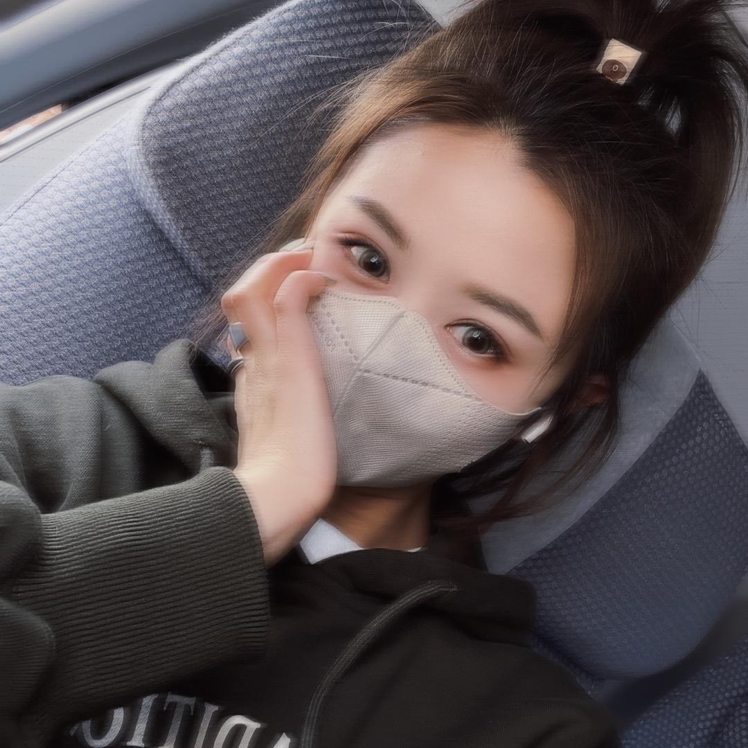 嘻嘻的服饰