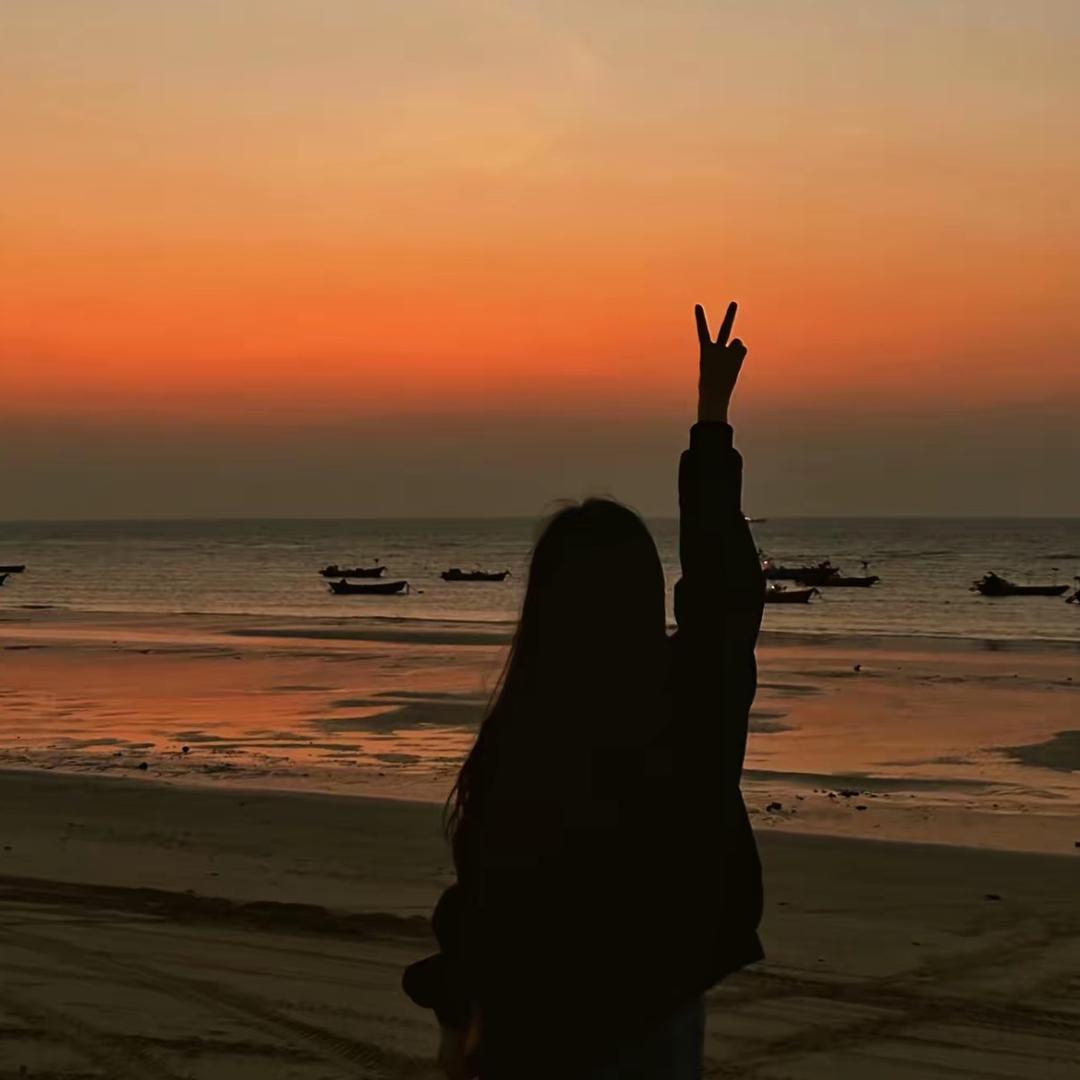 把月亮推向悬崖