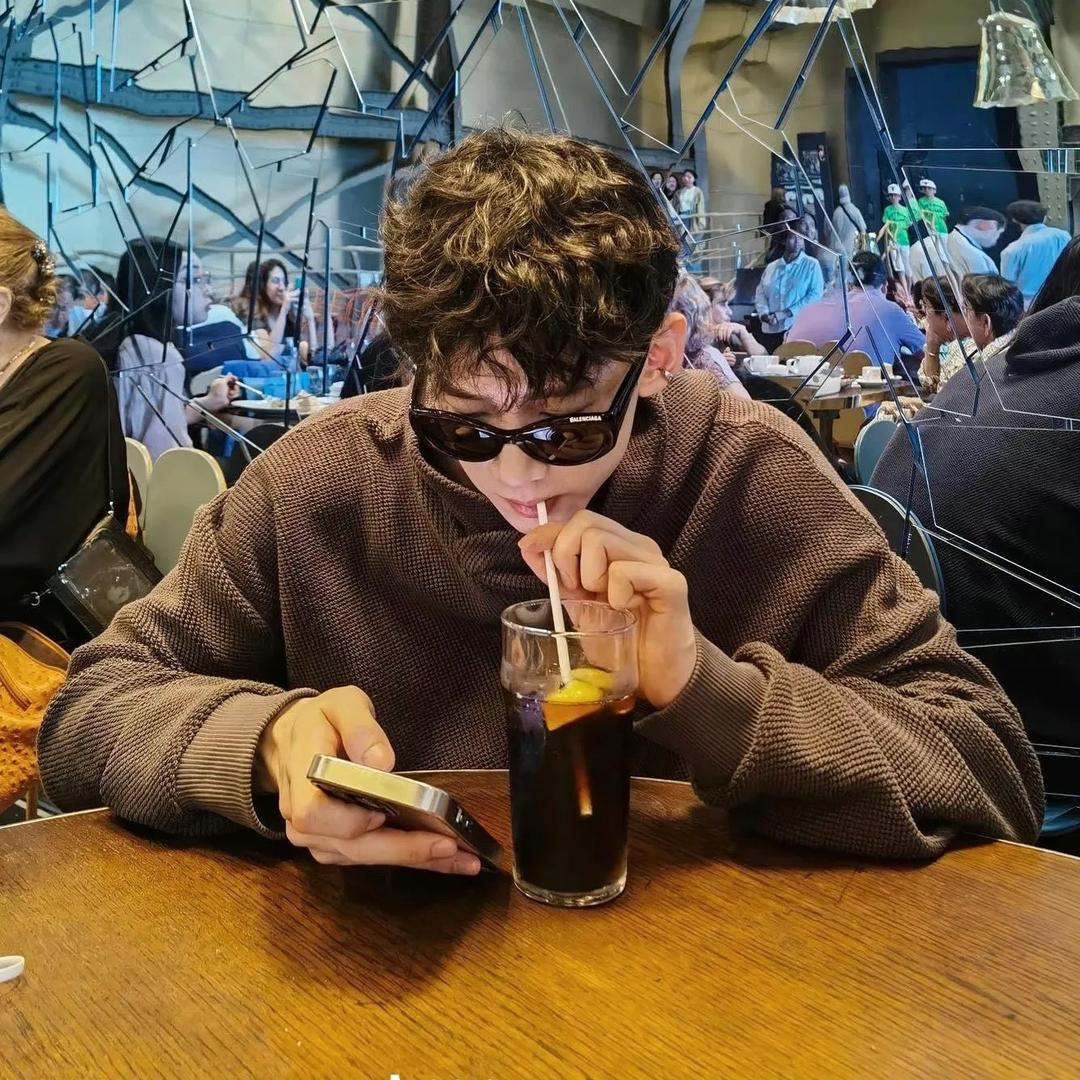 ₩