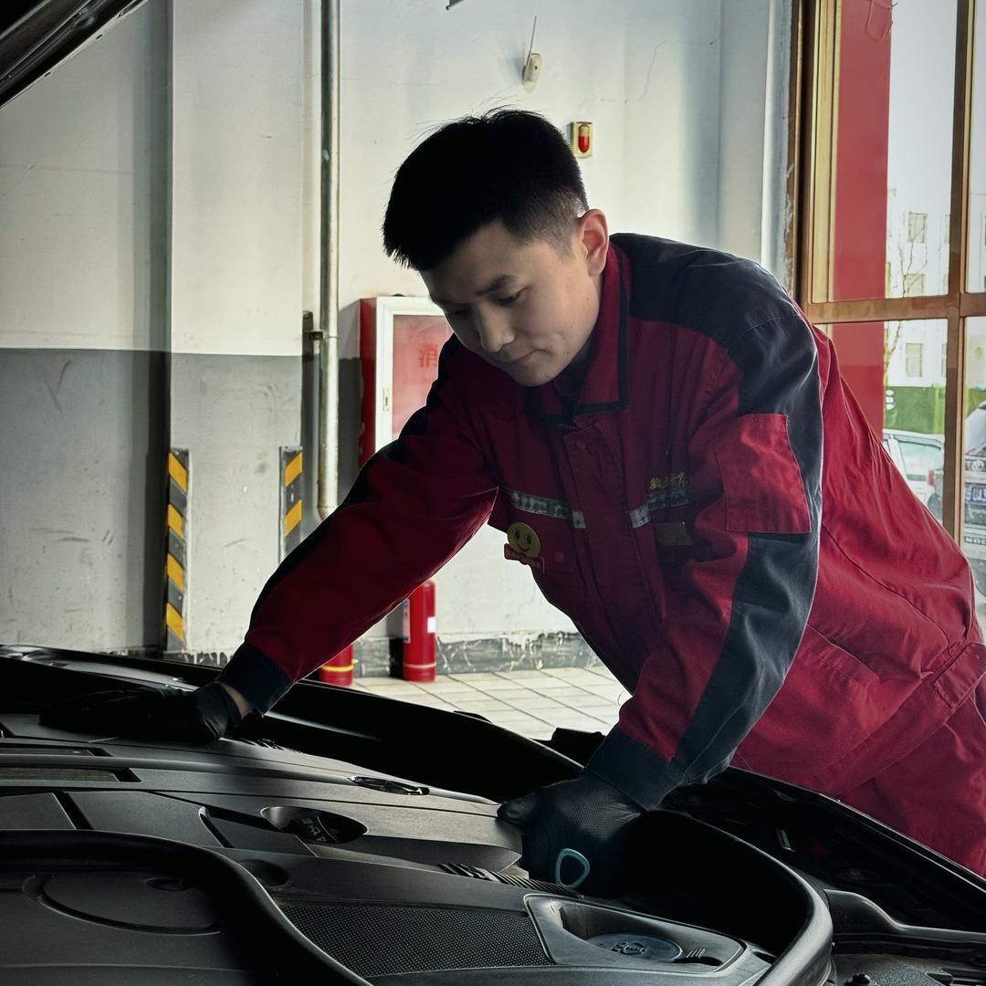 大同奔驰专修小赵