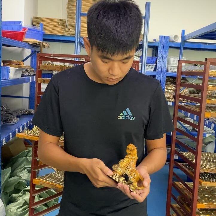 阿哲铜二狗铜器空间