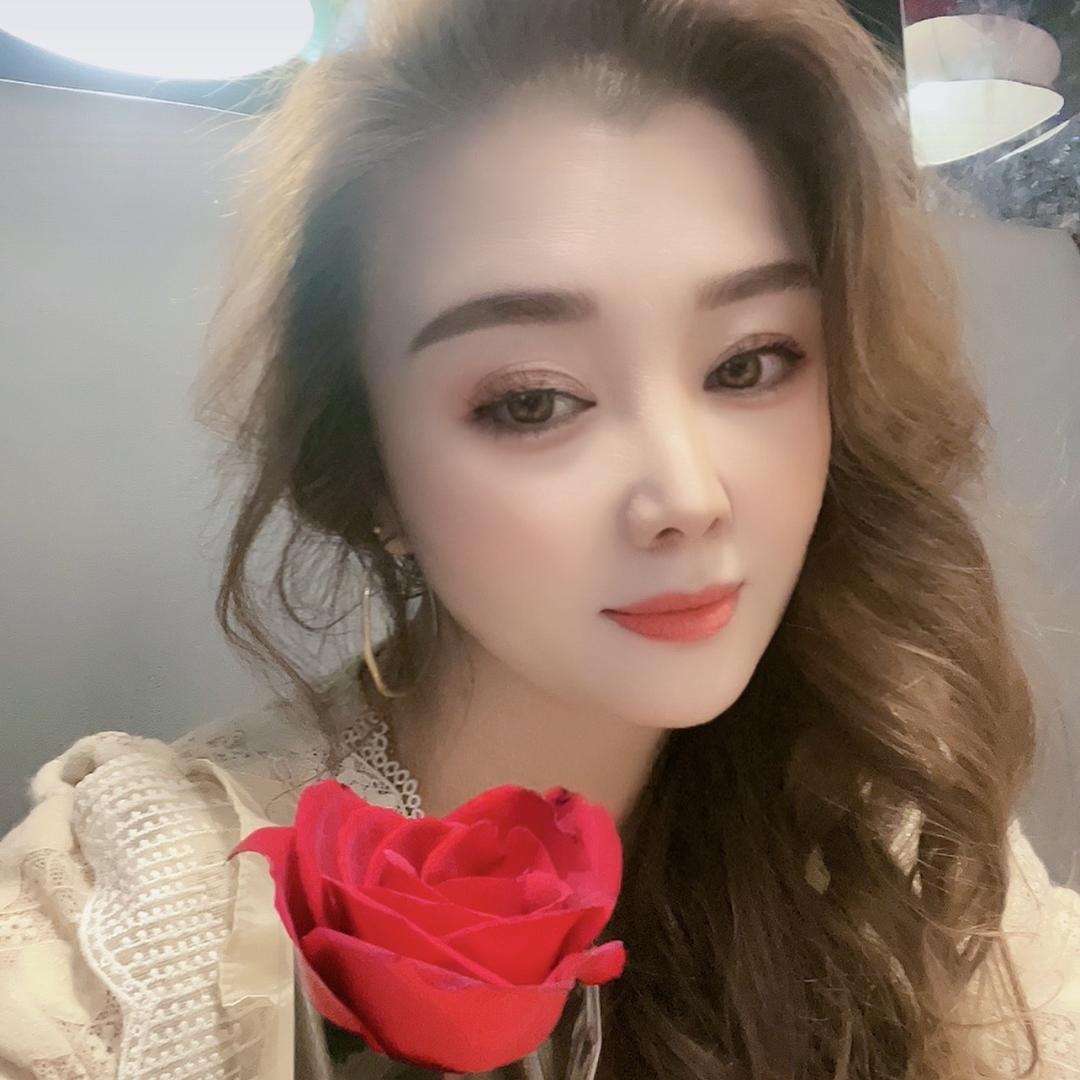 漂漂亮轻奢女装