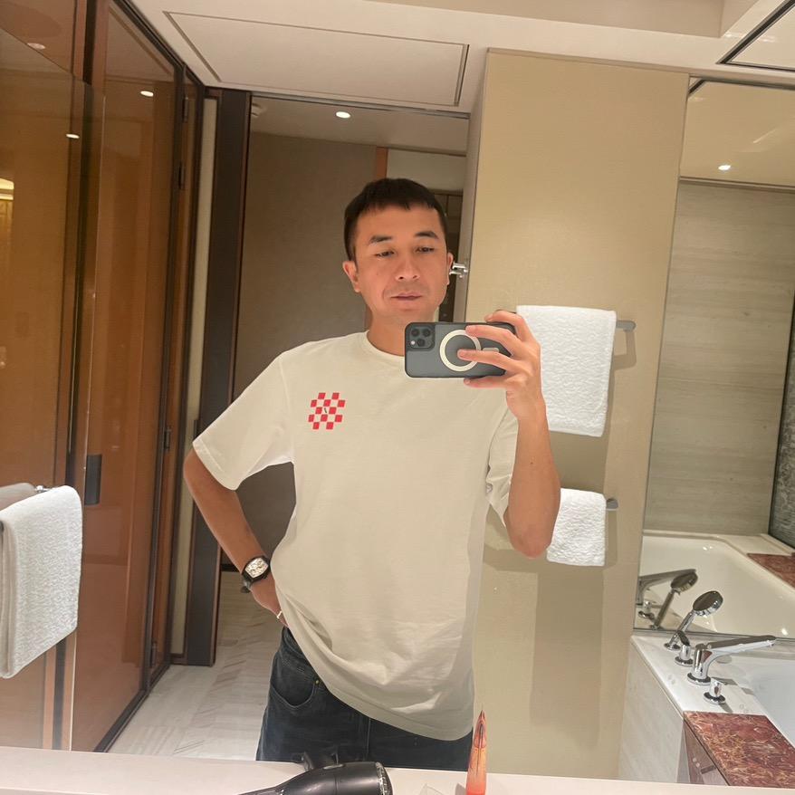 桃花依旧笑春风。