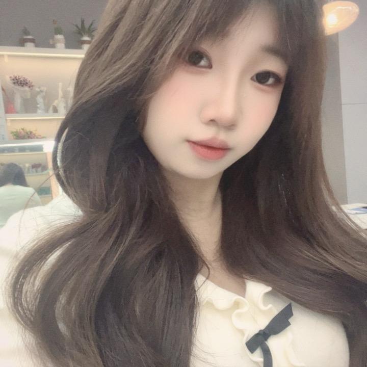 🕊ღ᭄ꦿ꯭周妹妹💞🕊: