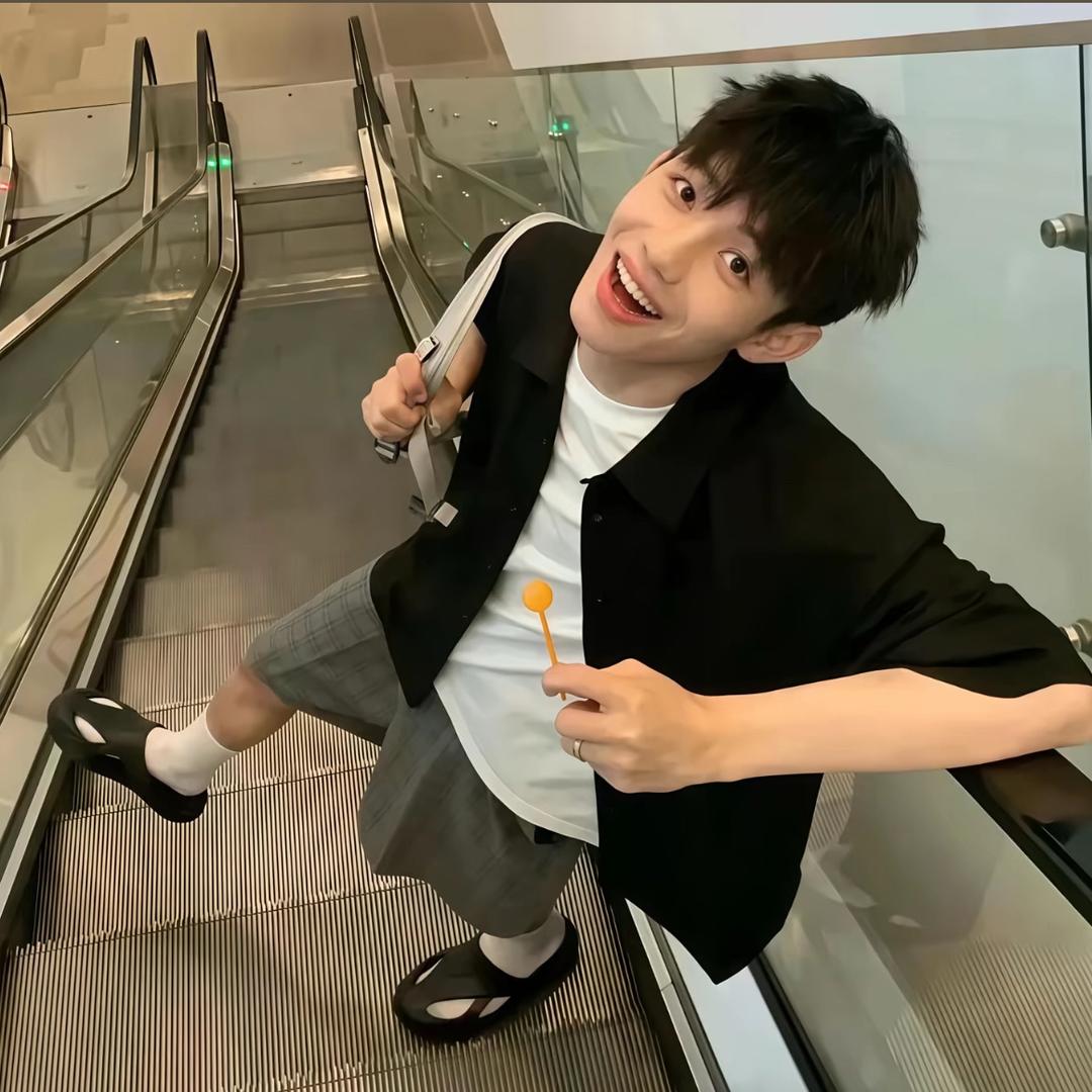 秋刀鱼的ootd